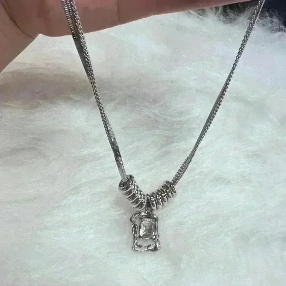 Trendy  Pendant Necklace Collection - Picture 4 of 8